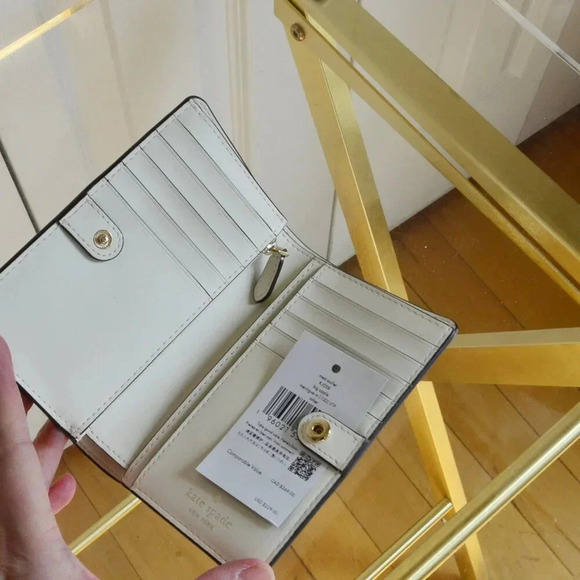 Kate Spade KJ058 NYC Big Apple Medium Wallet - Picture 5 of 9